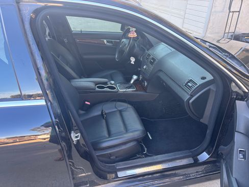 Used 2010 Mercedes-Benz C 350 Sport image 9