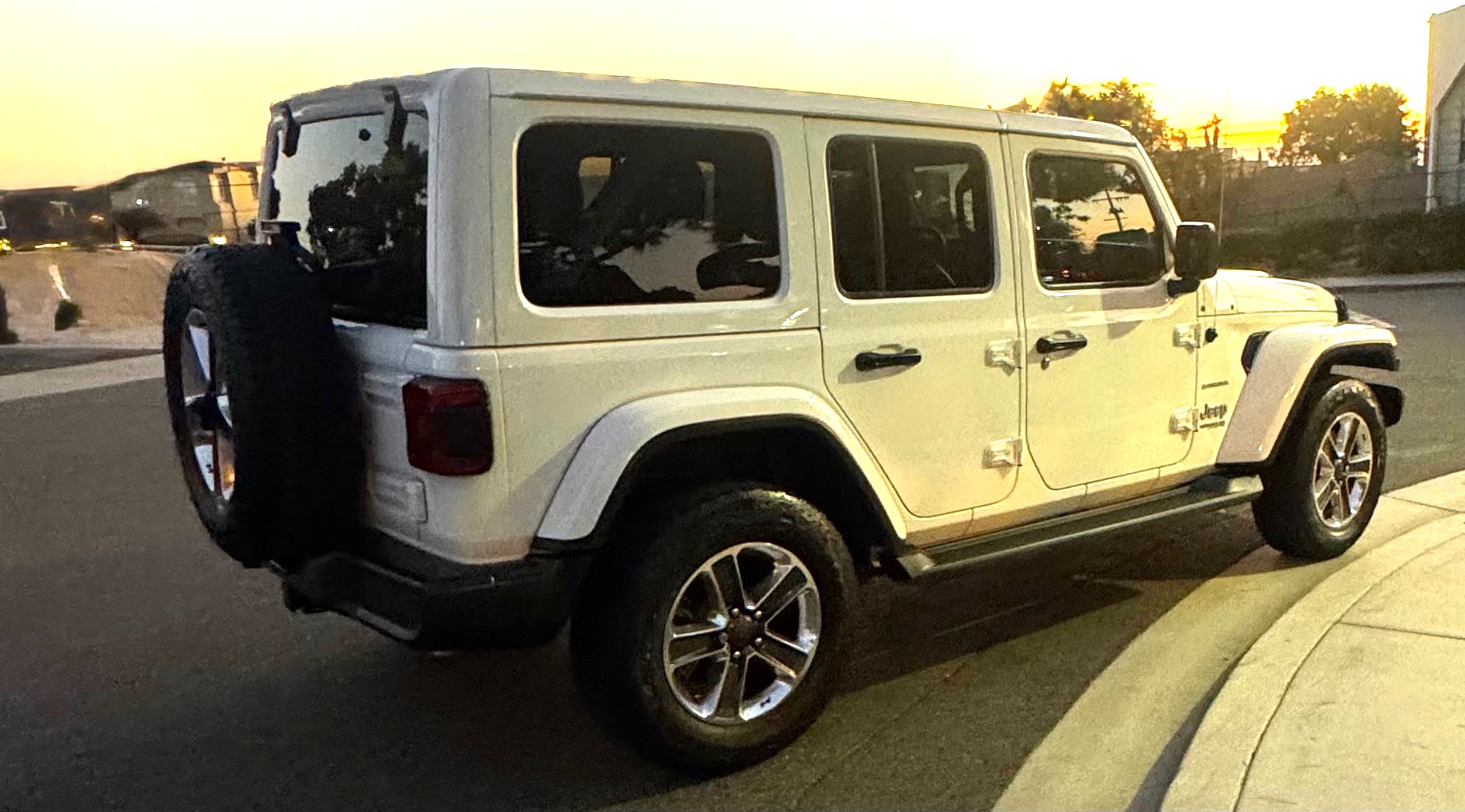 Used 2021 Jeep Wrangler Unlimited Sahara w/ LED Lighting Group AWD/4WD image 2