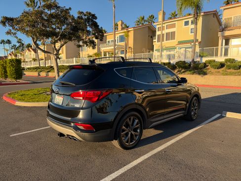 Used 2017 Hyundai Santa Fe Sport image 9