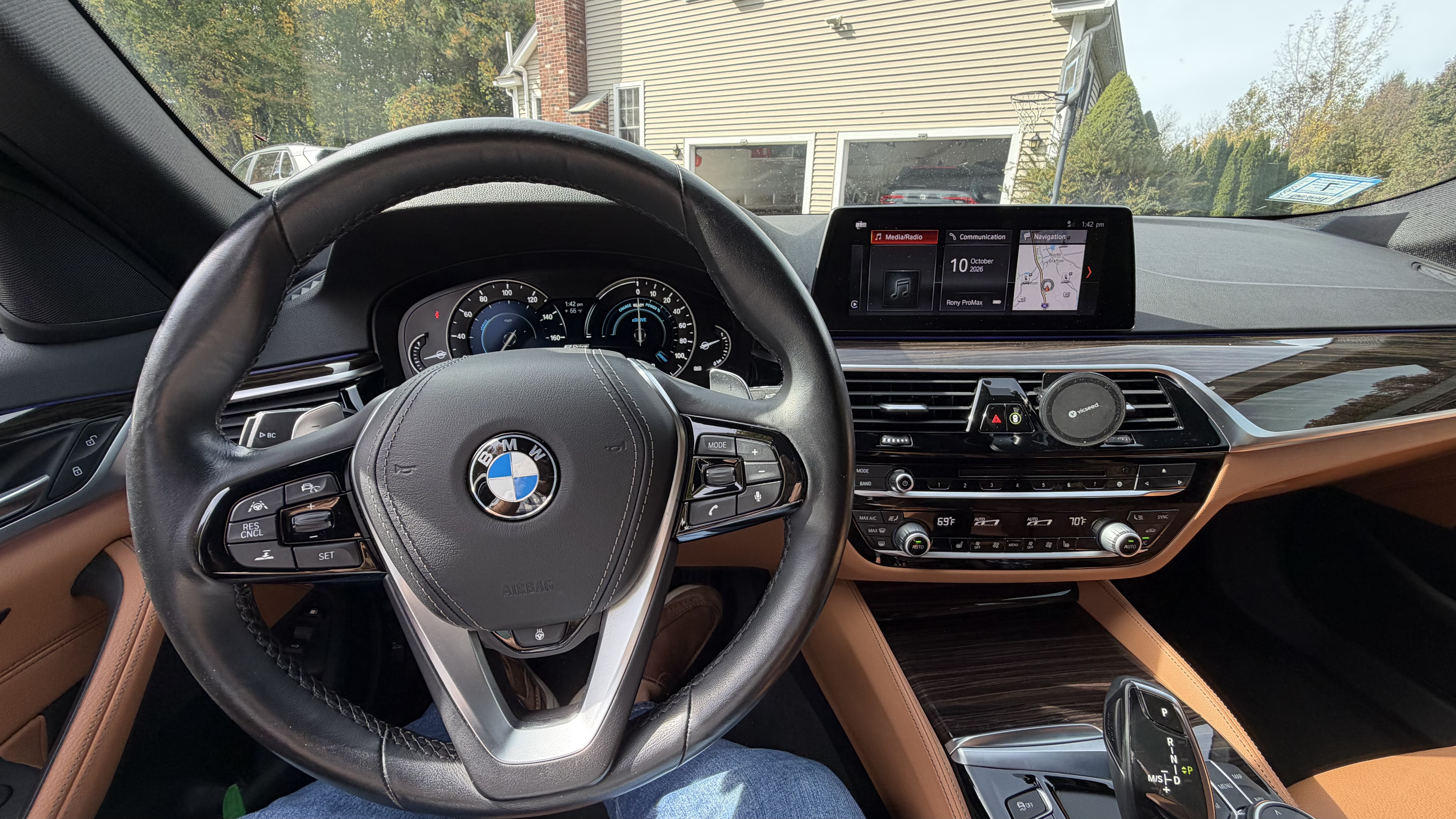 Used 2019 BMW 530e xDrive AWD/4WD image 11