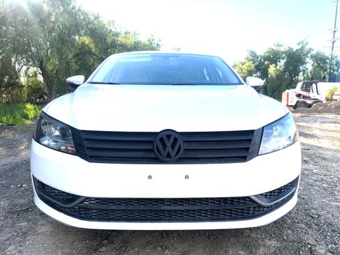 Used 2012 Volkswagen Passat 2.5 SE image 1