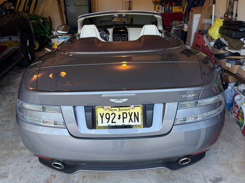 Used 2012 Aston Martin Virage Volante RWD image 4
