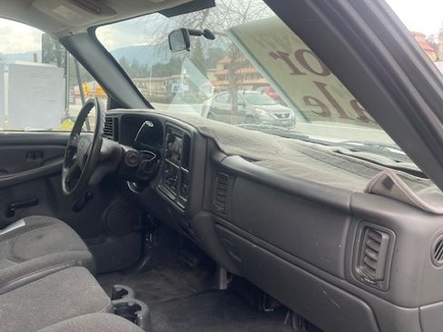 Used 2004 Chevrolet Silverado 3500 2WD Regular Cab image 8