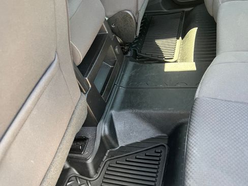 Used 2018 Chevrolet Silverado 1500 LT w/ Texas Edition RWD image 11
