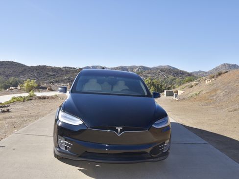Used 2020 Tesla Model X Long Range image 2