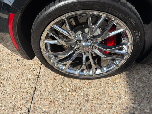 Used 2016 Chevrolet Corvette Z06 w/ 3LZ Preferred Equipment Group RWD image 8