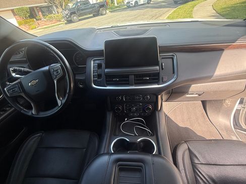 Used 2021 Chevrolet Suburban High Country w/ Premium Package image 8