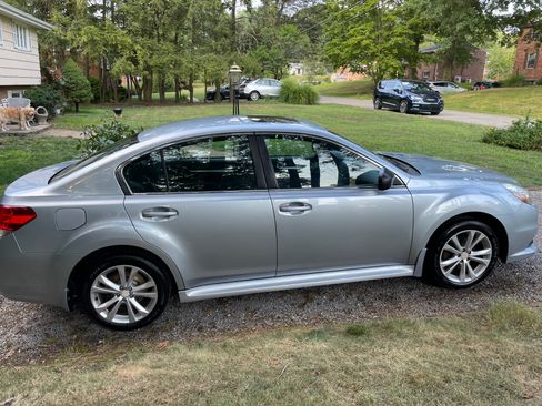 Used 2013 Subaru Legacy 2.5i Premium image 6