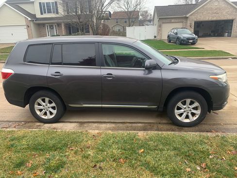 Used 2013 Toyota Highlander FWD image 9
