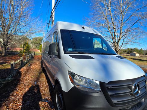 Used 2022 Mercedes-Benz Sprinter 2500 image 5