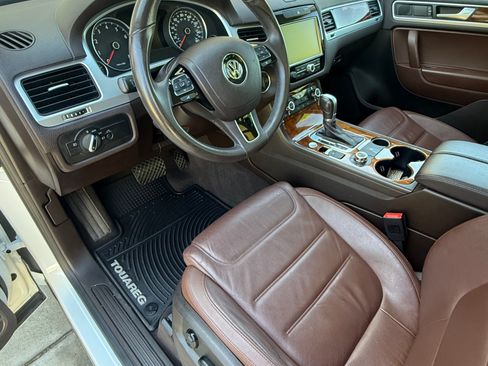 Used 2014 Volkswagen Touareg VR6 AWD/4WD image 10