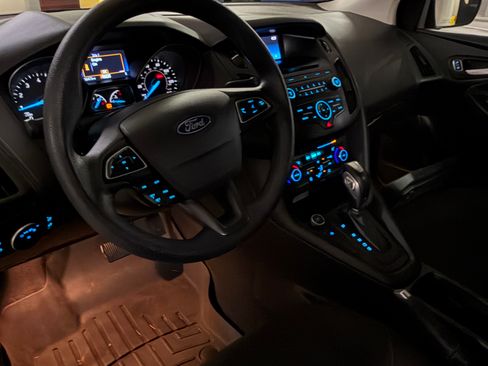 Used 2016 Ford Focus SE image 4