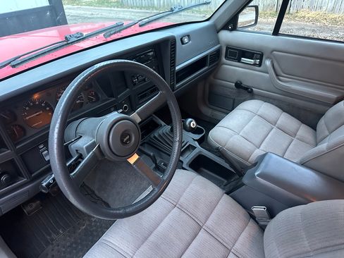 Used 1993 Jeep Cherokee Sport image 8