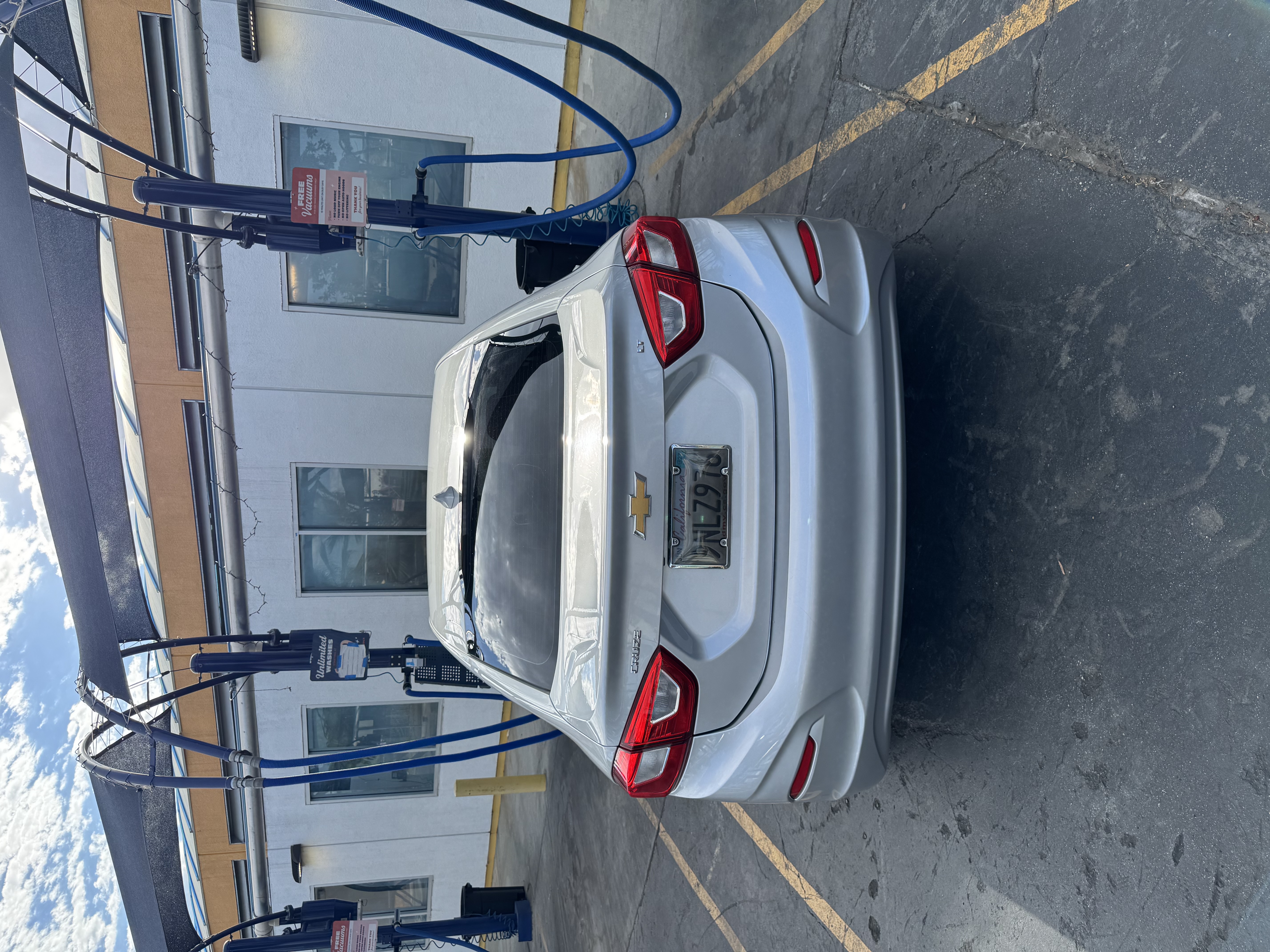 Used 2018 Chevrolet Cruze LT w/ Convenience Package FWD image 2