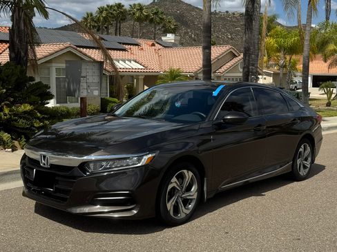 Used 2018 Honda Accord EX image 1