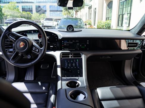 Used 2021 Porsche Taycan Turbo S image 6