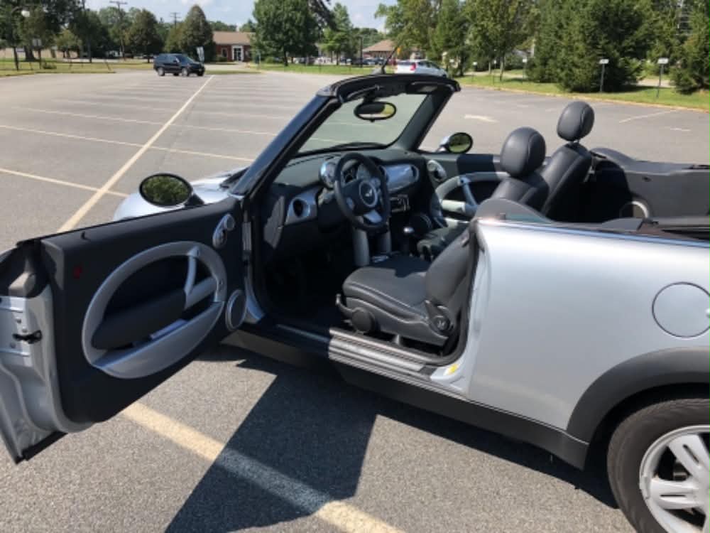 Used 2008 MINI Cooper Convertible FWD image 4