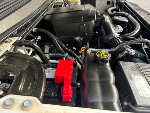 Used 2013 Chevrolet Tahoe LTZ image 26