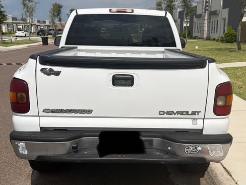 Used 2002 Chevrolet Silverado 1500 LS w/ Heavy Duty Suspension Pkg AWD/4WD image 2
