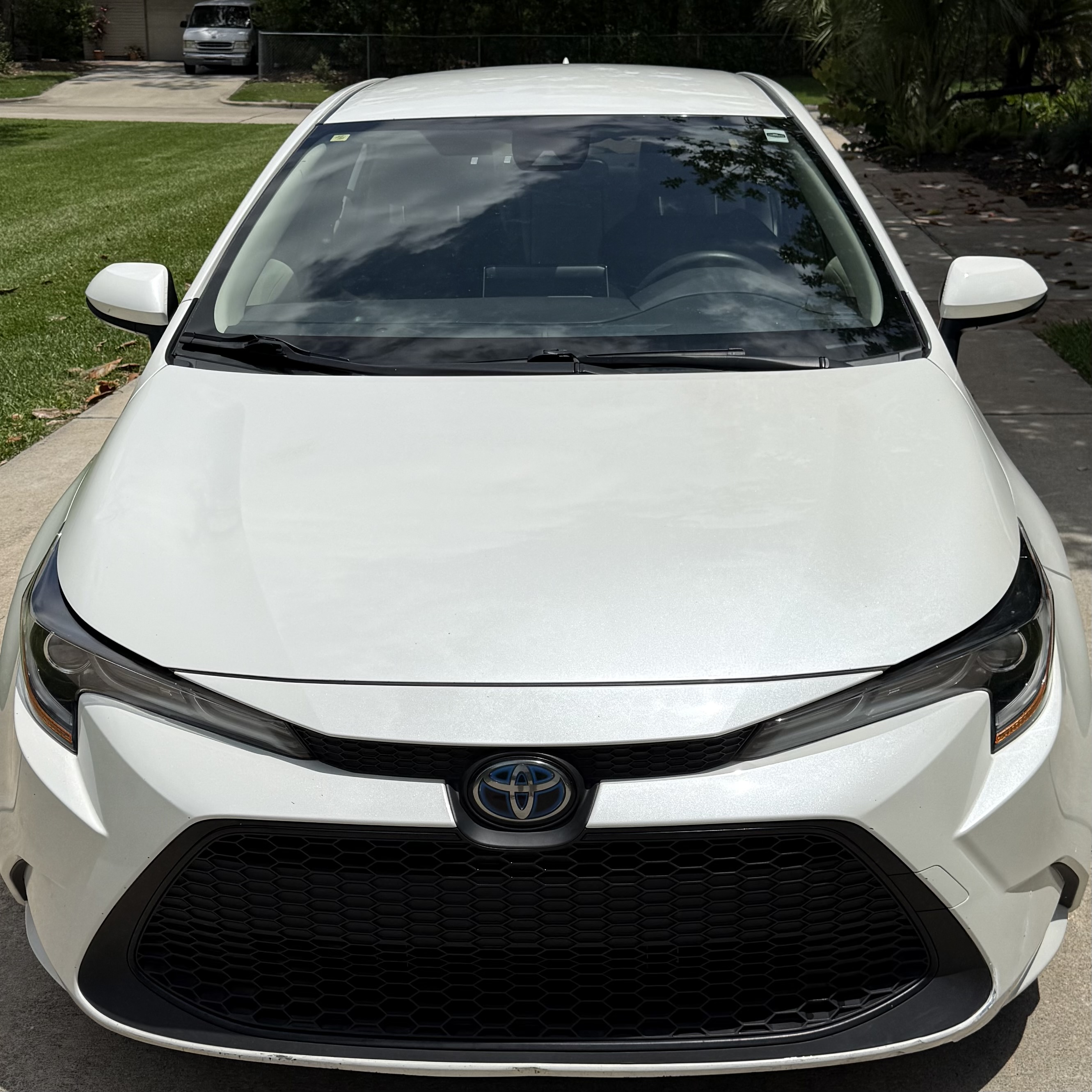 Used 2020 Toyota Corolla LE FWD image 1