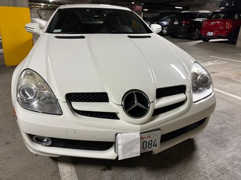 Used 2009 Mercedes-Benz SLK 350 image 4