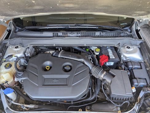 Used 2015 Ford Fusion SE w/ Equipment Group 201A image 15