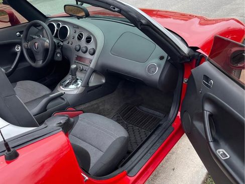 Used 2008 Pontiac Solstice Convertible w/ Preferred Package RWD image 15