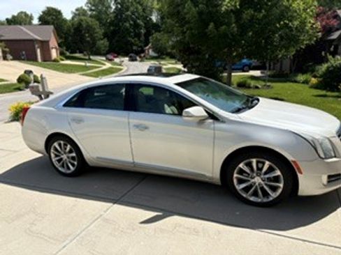 Used 2014 Cadillac XTS Luxury AWD/4WD image 2