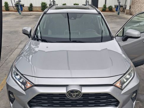Used 2019 Toyota RAV4 XLE w/ Convenience Package AWD/4WD image 1