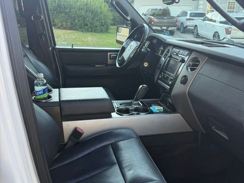 Used 2014 Ford Expedition EL Limited w/ Equipment Group 301A AWD/4WD image 13