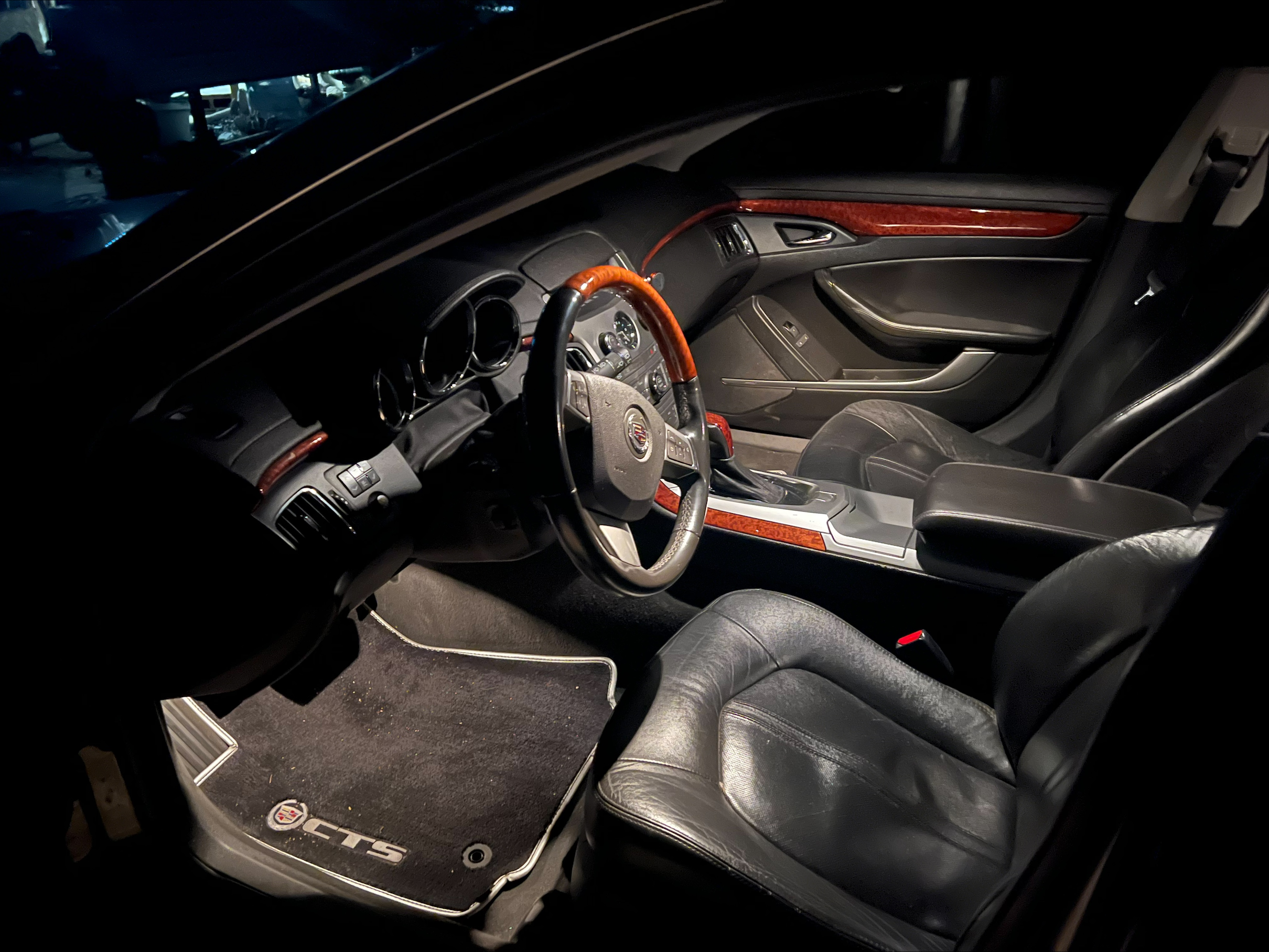 Used 2010 Cadillac CTS Premium RWD image 11