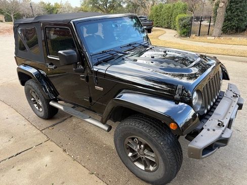 Used 2016 Jeep Wrangler Sahara image 1