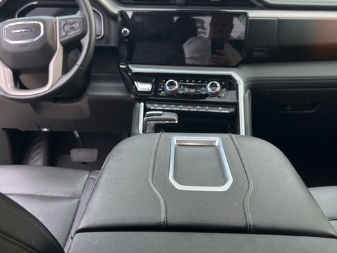 Used 2022 GMC Sierra 1500 Denali image 8