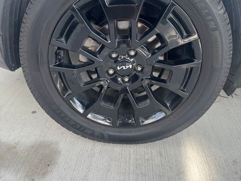 Used 2022 Kia Telluride SX w/ SX Prestige Package image 9