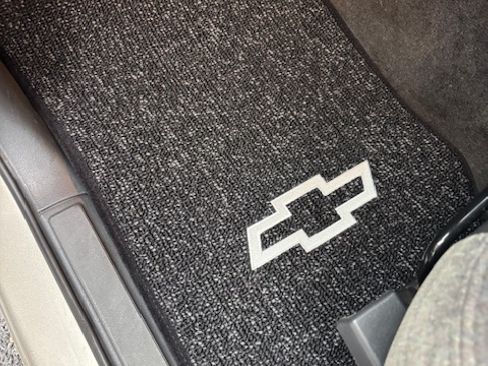 Used 2001 Chevrolet S10 Pickup LS w/ Preferred Equipment Group image 16