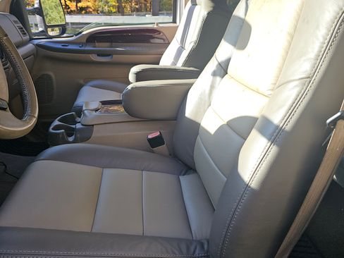 Used 2003 Ford Excursion Eddie Bauer image 8