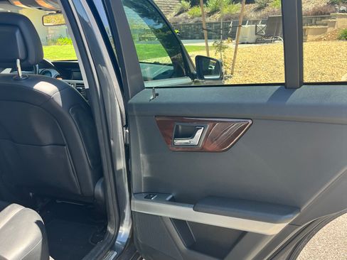 Used 2011 Mercedes-Benz GLK 350 4MATIC image 14