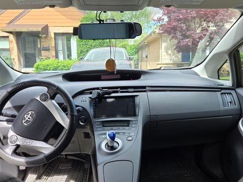 Used 2010 Toyota Prius Three image 13