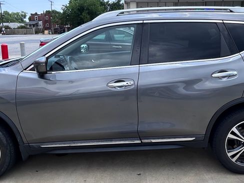 Used 2017 Nissan Rogue SL w/ SL Premium Package image 10