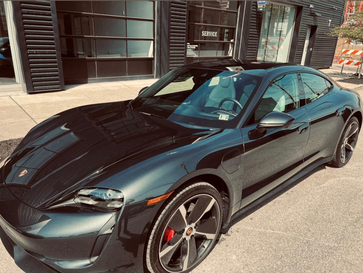 Used 2022 Porsche Taycan 4S AWD/4WD image 1