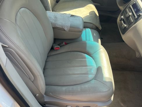 Used 2009 Buick Lucerne CXL image 14