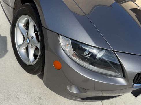 Used 2005 BMW Z4 2.5i RWD image 14