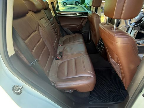 Used 2014 Volkswagen Touareg VR6 AWD/4WD image 15
