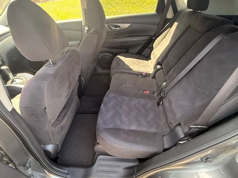 Used 2015 Nissan Rogue SV image 12