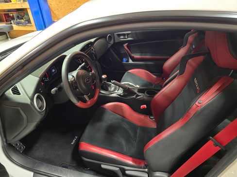 Used 2020 Subaru BRZ tS w/ Popular Package #2 image 9