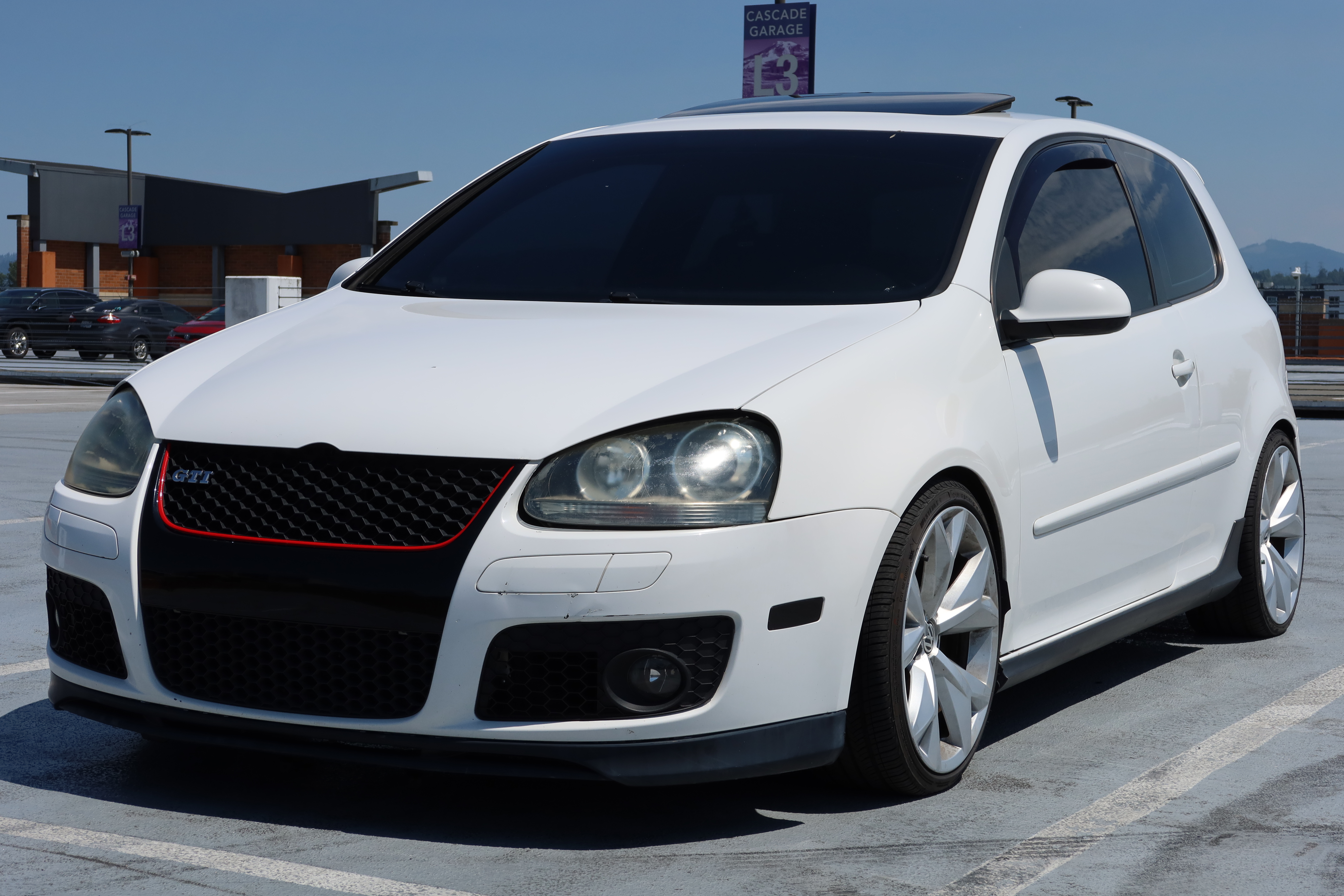 Used 2006 Volkswagen GTI 2.0T 2-Door FWD image 20