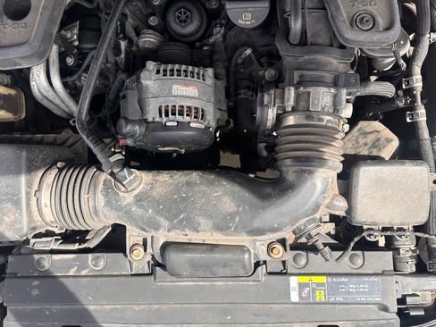 Used 2018 Jeep Wrangler Unlimited Sahara image 12