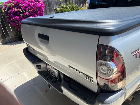 Used 2012 Toyota Tacoma PreRunner w/ TRD Sport Pkg RWD image 10