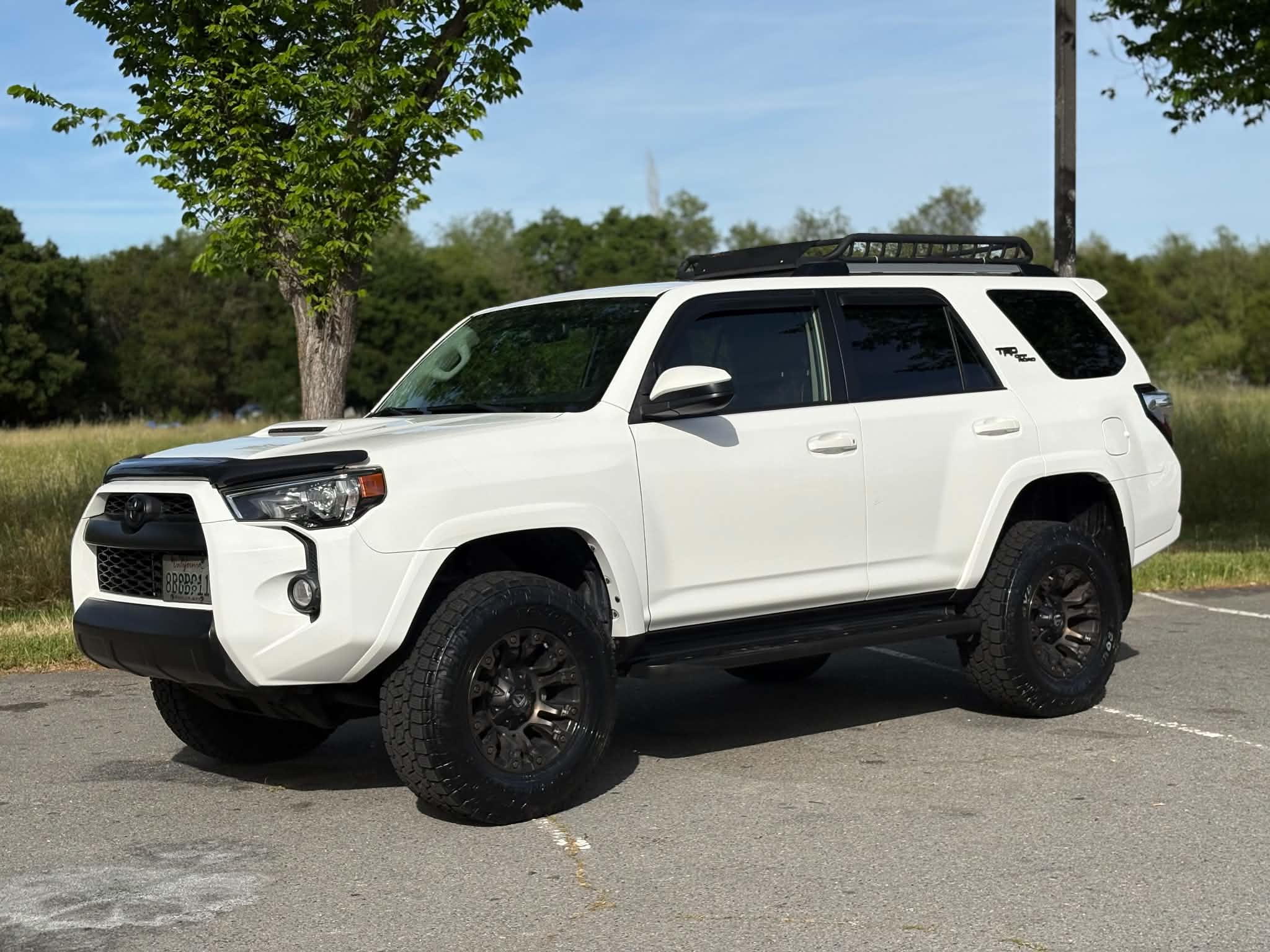 Used 2018 Toyota 4Runner TRD Off-Road AWD/4WD image 9