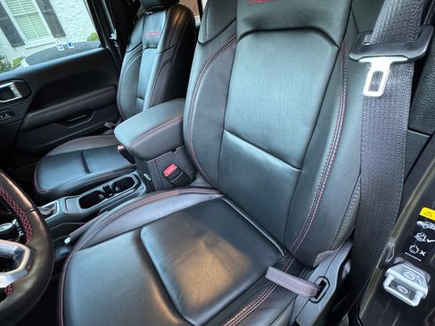 Used 2021 Jeep Wrangler Unlimited Rubicon image 15